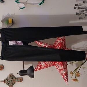 Wet look black leggings